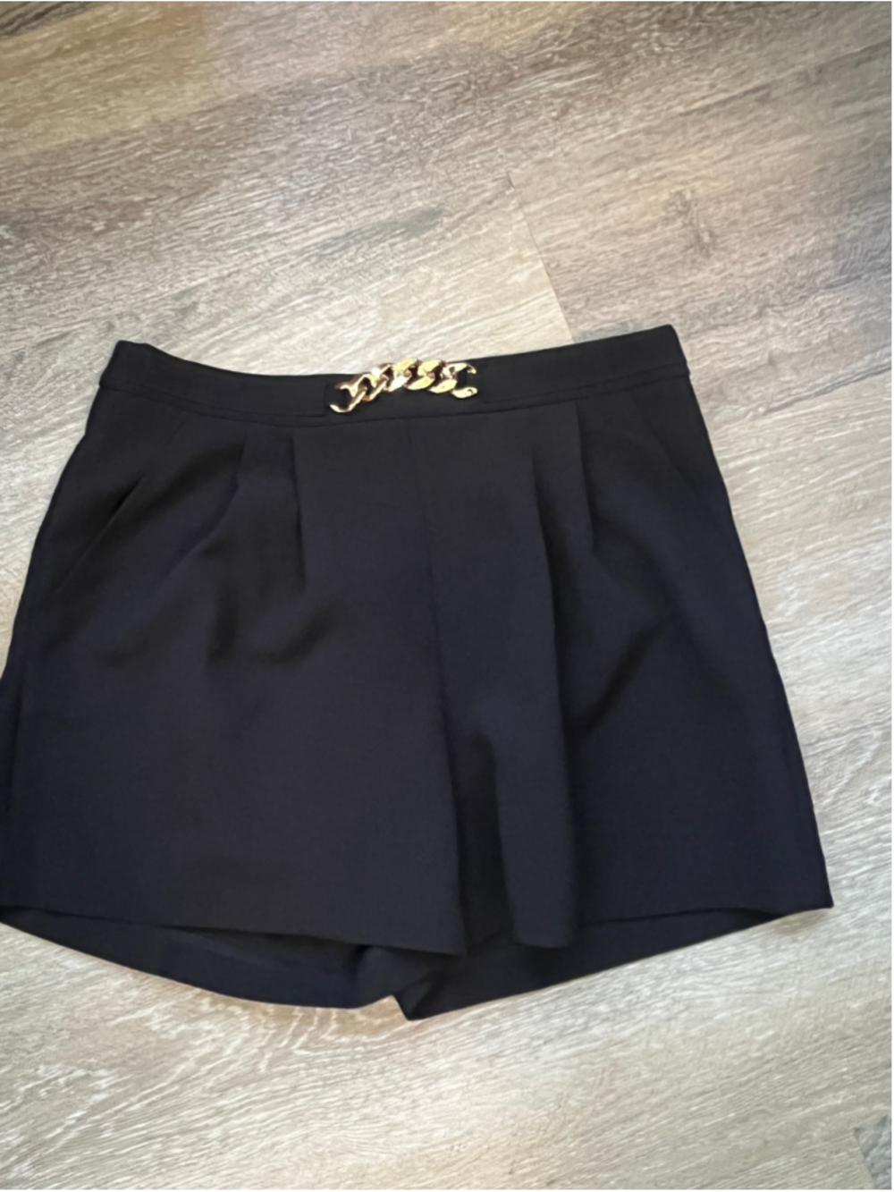 Women's BOLD elements Black High Waist Shorts with Gold Chain, Size 8 - Picture 1 of 10
